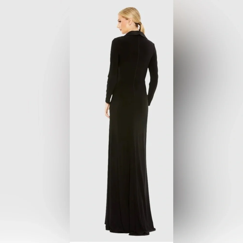 Mac Duggal Black Long Sleeve Faux Tuxedo Gown in Size 12 NWT